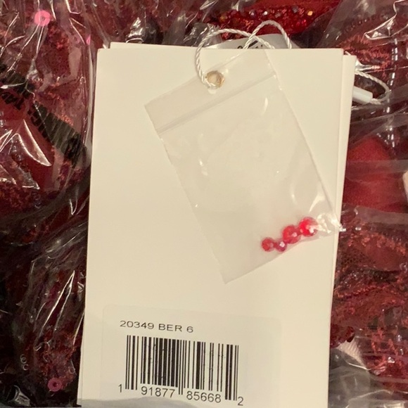 Mac Duggal 20349 NWT Red Embellished Puff Sleeve V Neck Gown - Picture 10 of 14